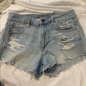 Light washed American eagle shorts